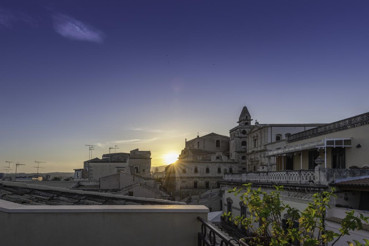 Hotel Porta Reale Noto Esterno foto